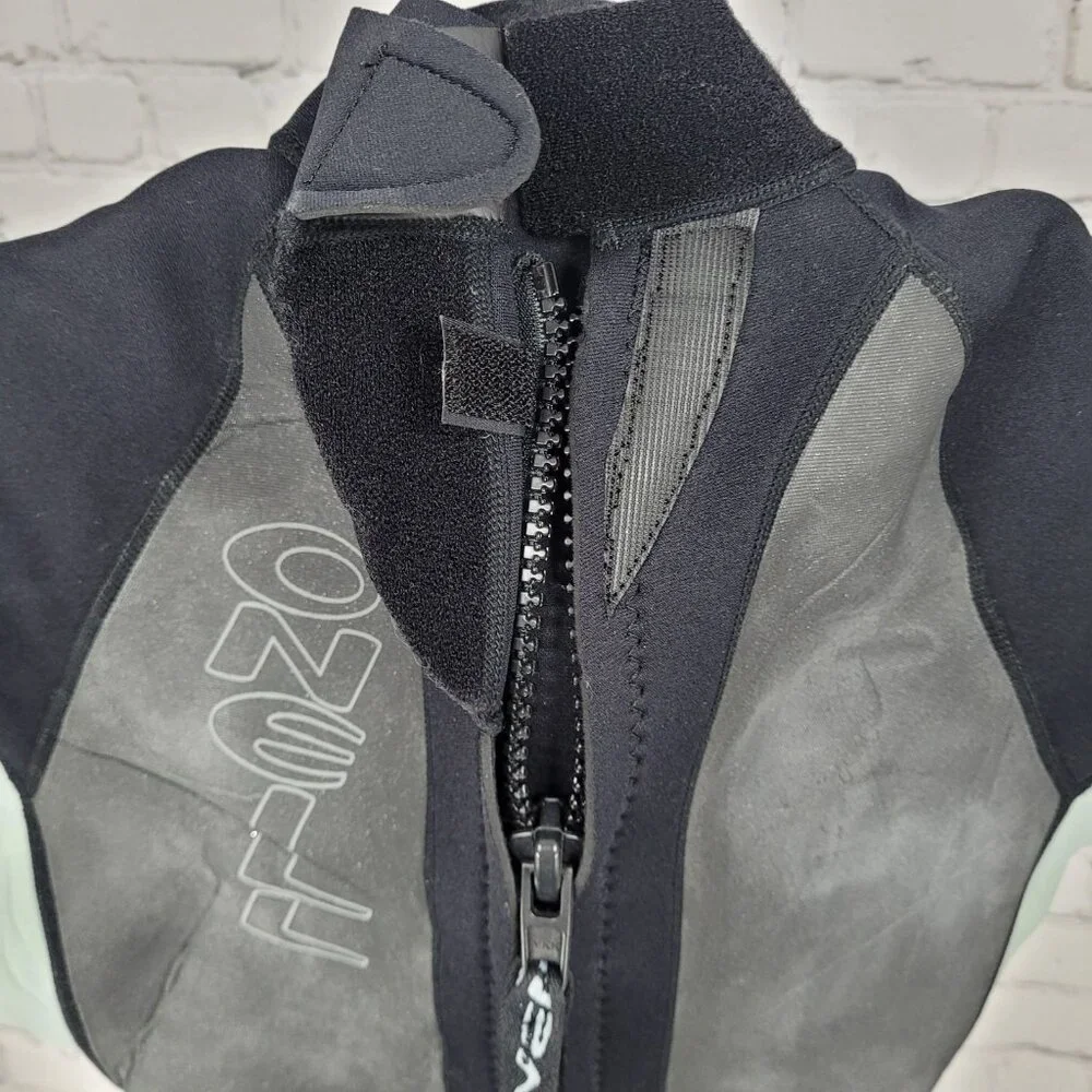O'Neill Black & Grey Elite 2/1 MM Zipped Shorty Dive Wetsuit Youth Kids Size 8